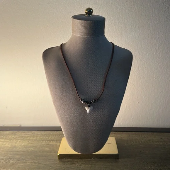 New Hawaiian Shark Tooth & Beaded Necklace - Picture 2 of 8